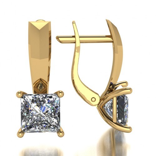 Серьги золотые с прелестными вставками. Вес 2,86 г. MG480