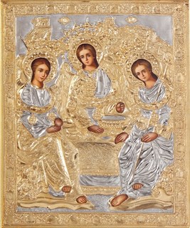 Икона живописная в ризе 18х24 объемная золочение Троица 237313