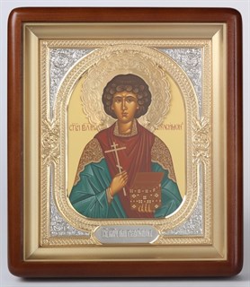Икона в киоте 18х24 фигурный венчик объемная золочени Пантелеимон 236157